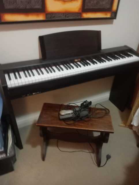 Kawai CL20R Digital Piano with seat, music rest and pedal | Keyboards ...