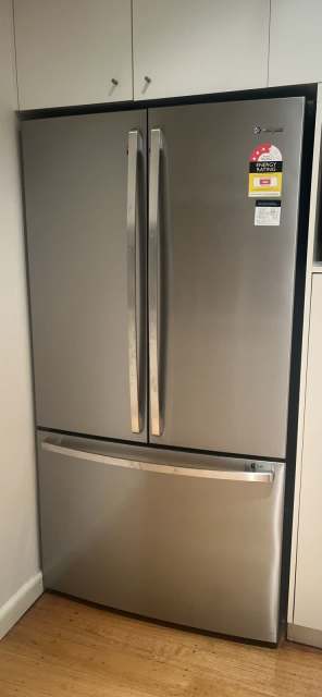 Westinghouse 605L French door fridge with freezer drawer - Fridges ...