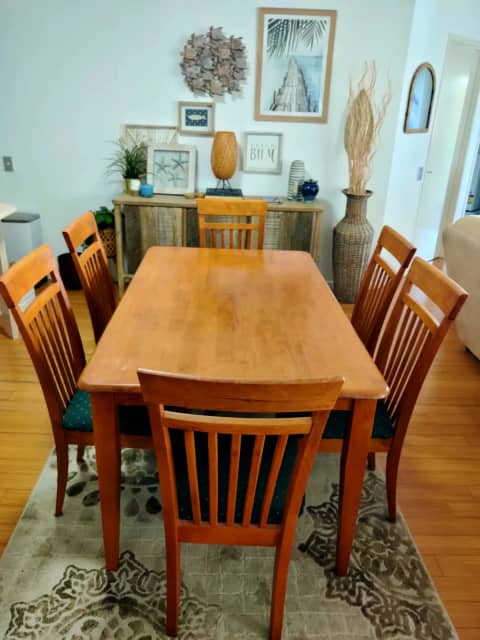 used solid wood dining table and chairs