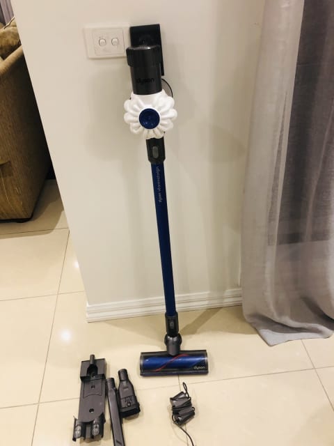 robotika stick vacuum