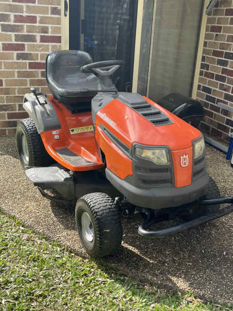 2011 Husqvarna LTH2038 Ride on Mower 6 Speed - Lawn Mowers in Capalaba ...