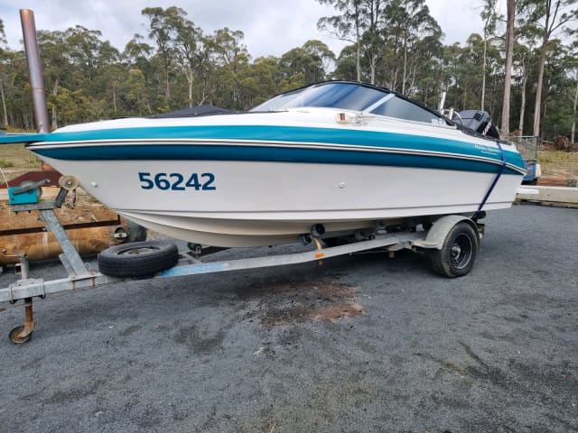 2005 Haines Signature fibreglass boat - Must be sold