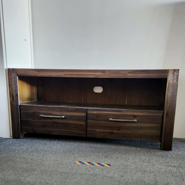 TV UNIT (BRAND NEW FLOORSTOCK CLEARANCE) Entertainment & TV Units