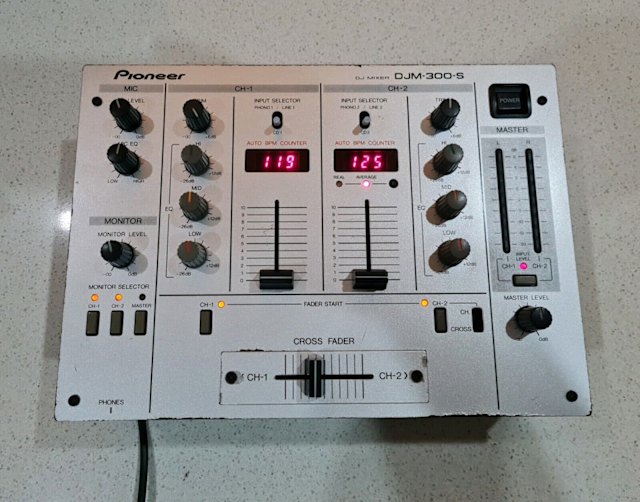 PIONEER DJM 300 Mixer with BPM Counters for Mixing Vinyl (Refurbished) DJ Gear & Lighting