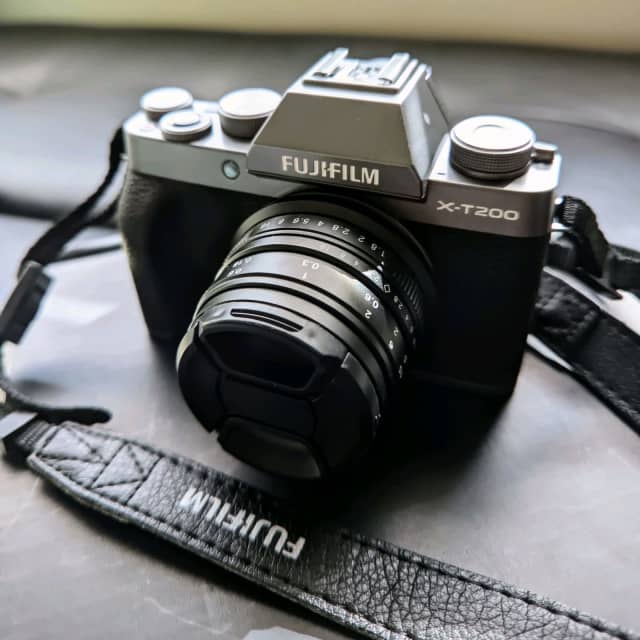 Fujifilm XT200 Neewer 25mm f1.8 manual lens Digital Compact Cameras