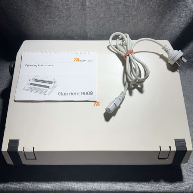 Retro Triumph Adler Gabriele 9009 Electric Typewriter 240V & Manual