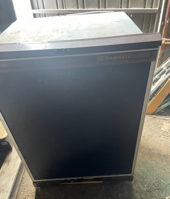 rm360 dometic refrigerator