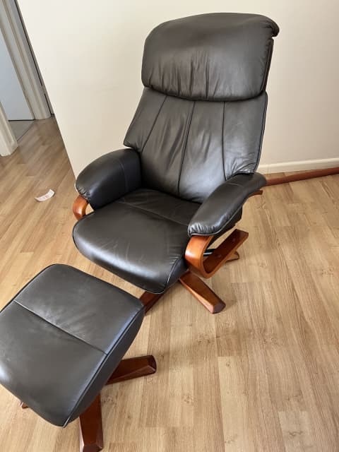 leather recliner under 200