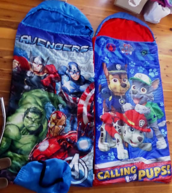 2xADULT SIZEDCHILDS SLEEPING BAGSAVENGERS PAW PATROLBOTH OPEN WIDE