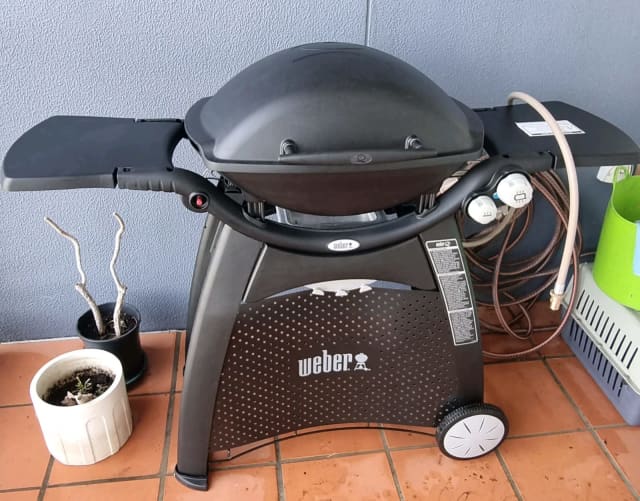 er Family Q 3100 Barbecue Natural Gas with er BBQ cover BBQ
