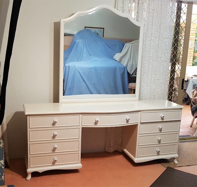 Queen Anne White Dressing Table Drawers Mirror Antiques Gumtree Australia Joondalup Area Soro 1299771710 Queen Anne White Dressing Table Drawers, White Dressing Table With Mirror And Drawers Australia