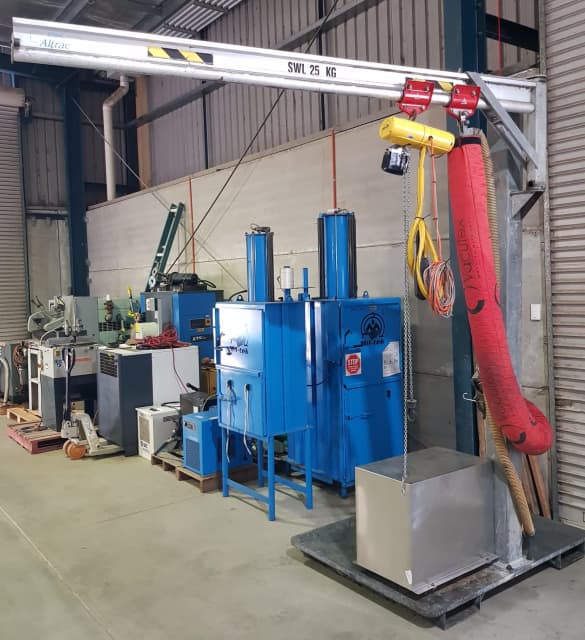 VACULEX VACUUM TUBE LIFTER/JIB CRANE. CMP 1,000kg VACUUM LIFTER 2021