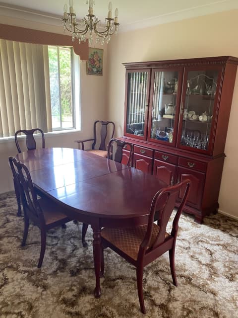 mahogany queen anne dining table