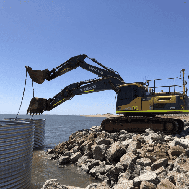 experienced excavator operator / labourer(PERTH) Machine & Plant