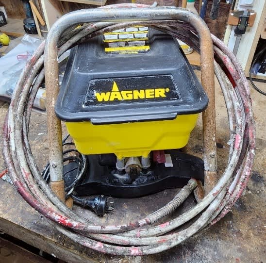 Wagner airless paint system with spray gun and roller Other Tools