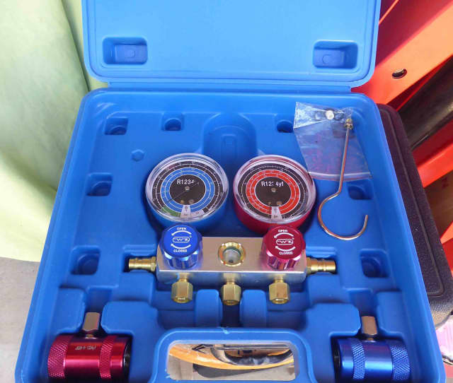 A/C Manifold Gauge set for the new R1234YF automotive gas. Power