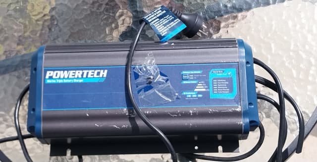 POWERTEK MARINE TRIPLE BATTERY CHARGER FOR PARTS FULTY | Miscellaneous ...