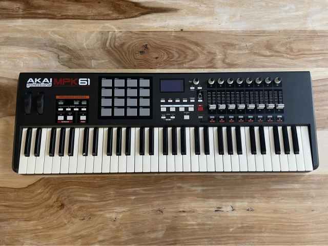 AKAI MPK 61 MIDI keyboard controller - Keyboards & Pianos in Warriewood ...