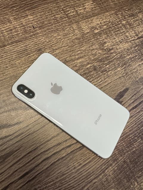 iPhone X Silver 256GB & AirPods Pro *must read condition | iPhone