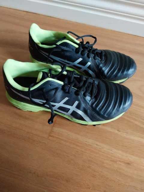 asic football boots