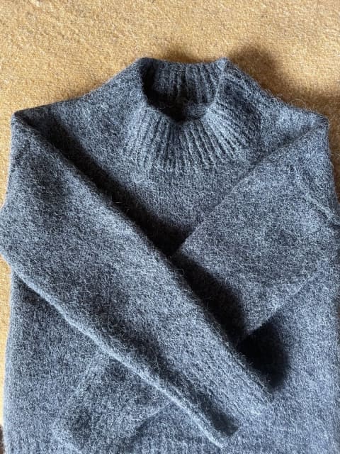 WELLDER Damage Design Pullover Knit