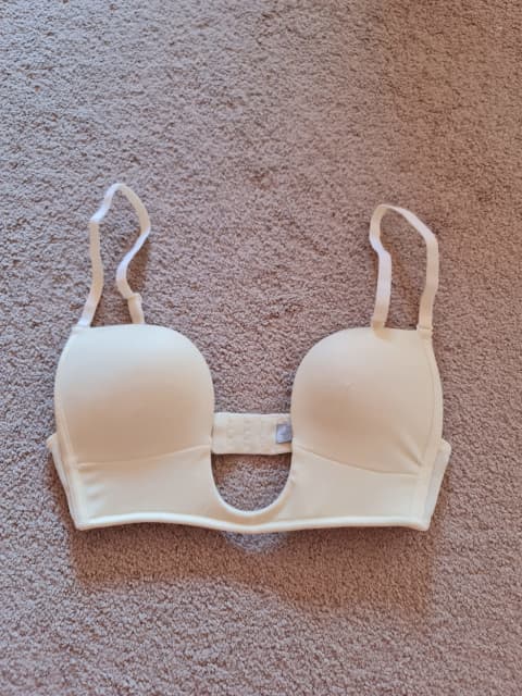 Push up bra cleavage U plunge extreme padded 10B removable straps, Lingerie & Intimates, Gumtree Australia Wyndham Area - Hoppers Crossing