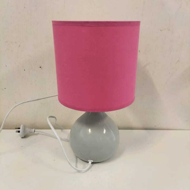Cute modern style grey and hot pink table lamp. Size in pics Table