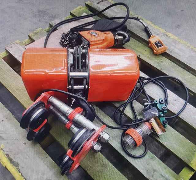 ELECTRIC CHAIN HOISTS 240v/415v/GANTRIES fr 650. SHEET VACUUM LIFTER