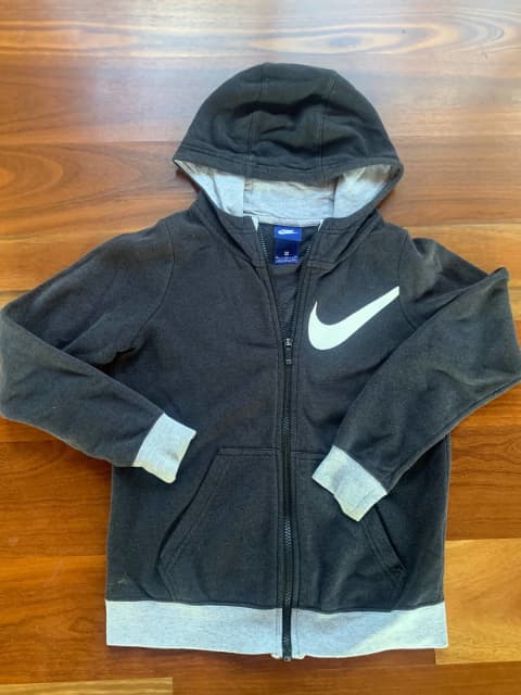 nike hoodie size 8