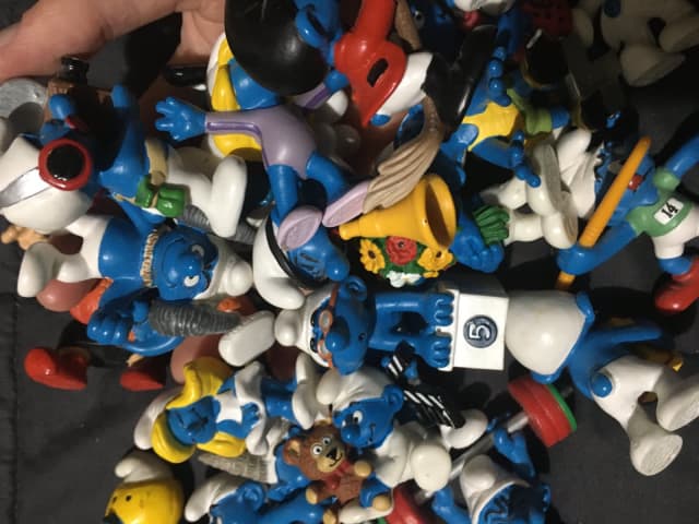 Schleich Smurfs Collection (27 figurines) plus phone charm and more ...