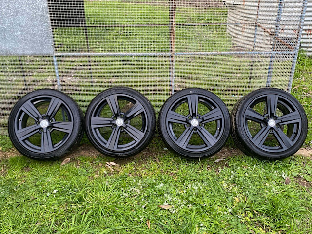 18 Vz Commodore Ss Wheels | Wheels, Tyres & Rims | Gumtree Australia ...
