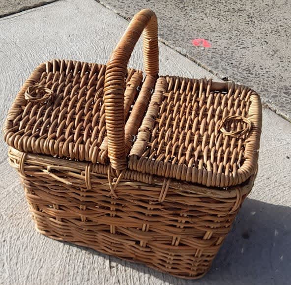 Large cane basket with handle | Other Home Decor | Gumtree Australia ...