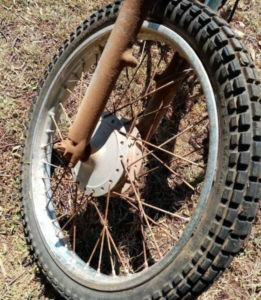 Suzuki TS125 TS 125 1974 Front Rim and Tyre Front Wheel Motorcycle