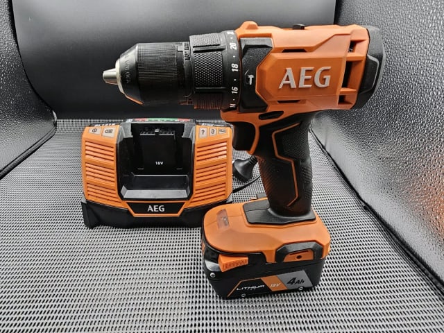 Aeg 18v 4.0 ah brushless hammer drill discount kit