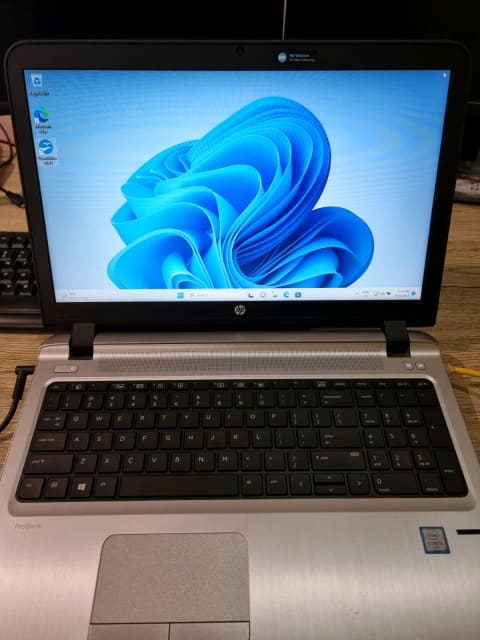 HP ProBook 450 G3 15.6 Intel Core i5-6200U 2.3GHz, 8GB DDR3 256GB