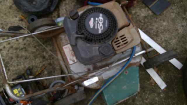 MOWERS X 2 UTILITY 21 INCH CUT BRIGGS&STRATTON ENGINES $180.00 BOTH ...