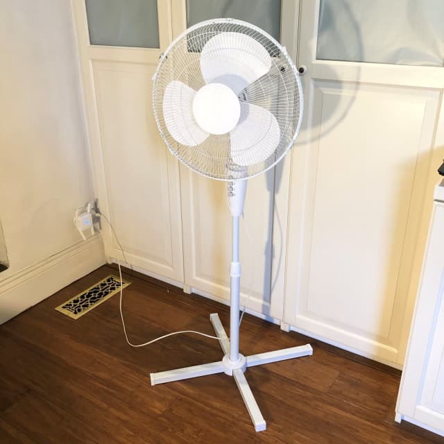 White 40cm Oscillation Pedestal Fan adjustable height Air
