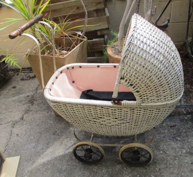 Lovely Shape Vintage Doll Pram with Reversable Canopy Collectables