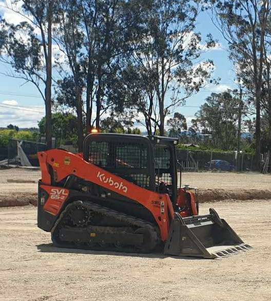 Bobcat posi track and tipper hire | Landscaping & Gardening | Gumtree