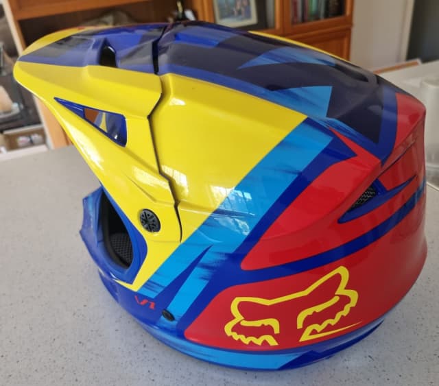Fox Racing V1 MX Motocross Helmet Motorcycle & Scooter Accessories