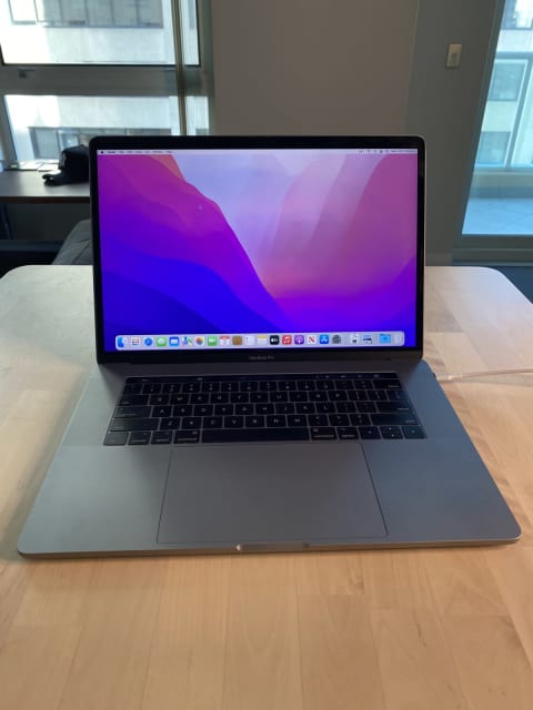 MacBook Pro 15” 2017 TOUCHBAR i7 7th Gen. 16GB RAM 1TB