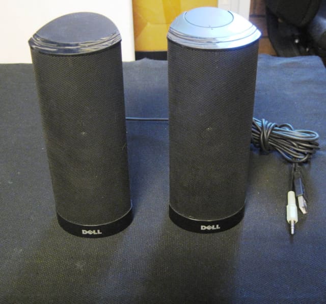 DELL STEREO COMPUTER/LAPTOP SPEAKERS USB POWERED Computer Speakers