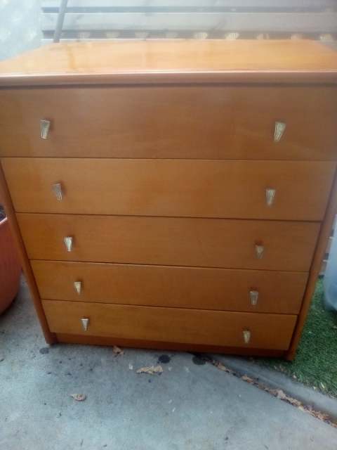 Mid Century Chest Of 5 Drawers.very Good Conditionurgent Sale 