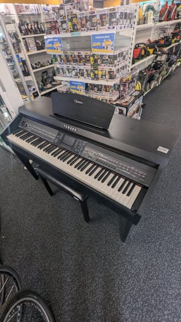 Yamaha CVP-701 Digital Piano