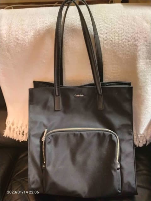 Large Calvin Klein black nylon tote bag - the perfect bag for travel! |  Bags | Gumtree Australia Brisbane North West - Ashgrove | 1307021600