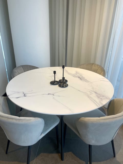 second hand 4 seater dining table