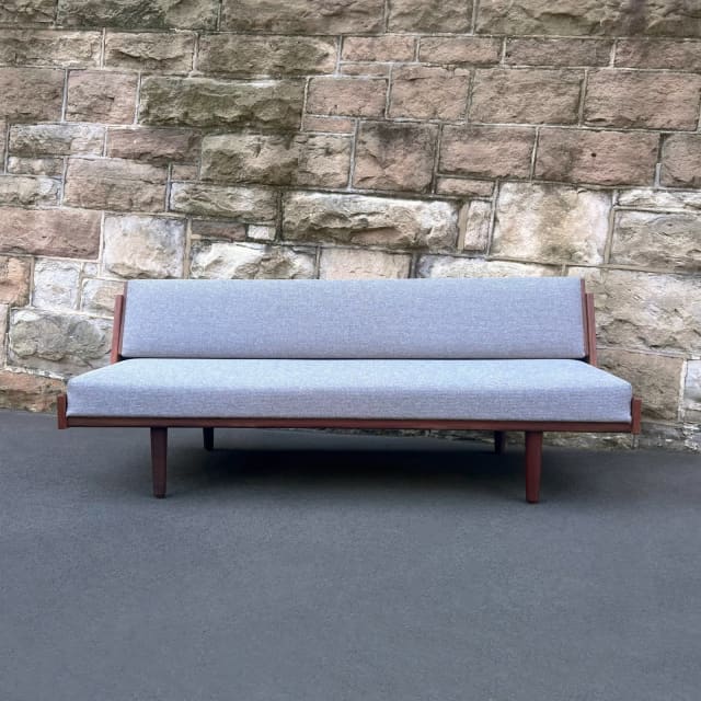Danish Hans Wegner GE258 Sofa in Maharam fabric Lounge Daybed Getama