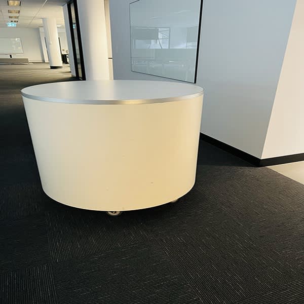 Mid Century Modern Rossi Polimetal White Lacquered Round table Coffee