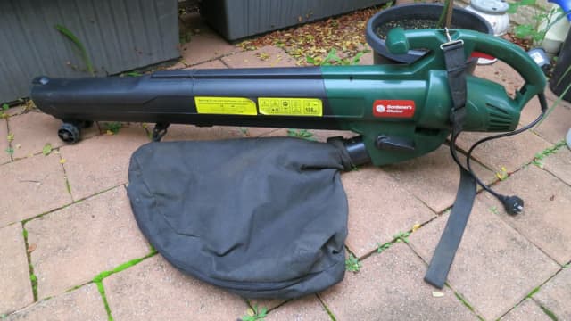 Electric Blower Vac Gardeners Choice HT6174A | Garden Tools | Gumtree ...