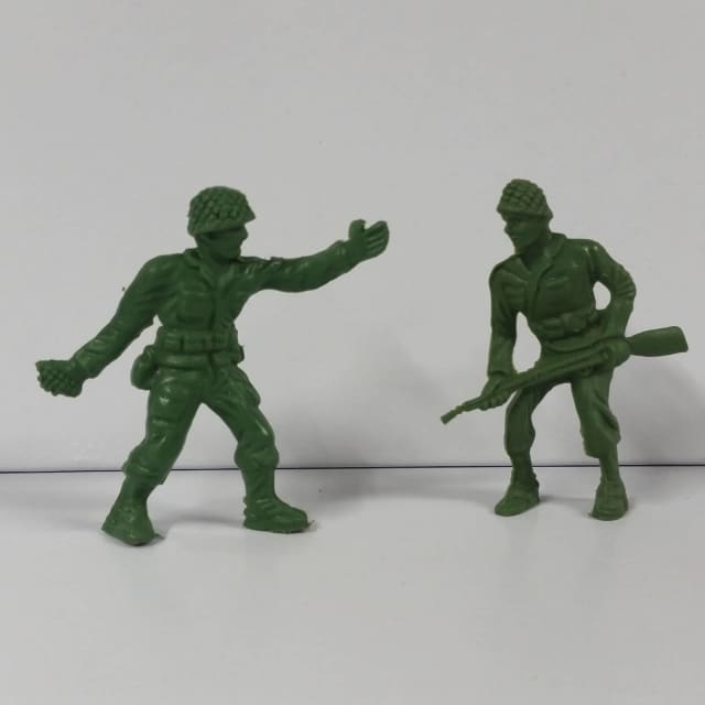 Vintage Plastic Army Men Soldiers US 2 Pieces, 1960's 70's 80's | Toys ...